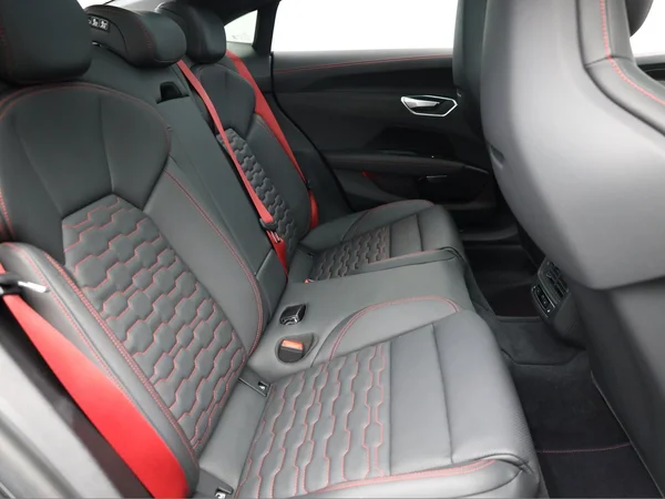 AUDI RS e-tron GT (2021) — foto 31 van 31