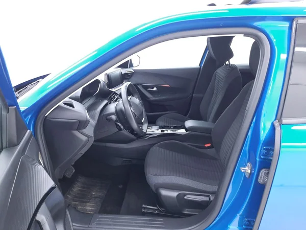 Peugeot E-2008 (2022) — foto 3 van 23