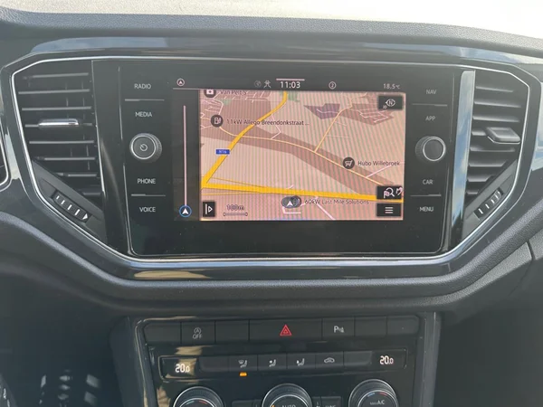 VOLKSWAGEN T-Roc (2021) — foto 5 van 24