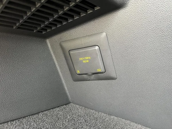 VOLKSWAGEN Tiguan (2022) — foto 21 van 22