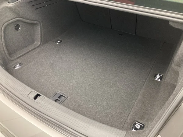 AUDI A4 (2022) — foto 13 van 36