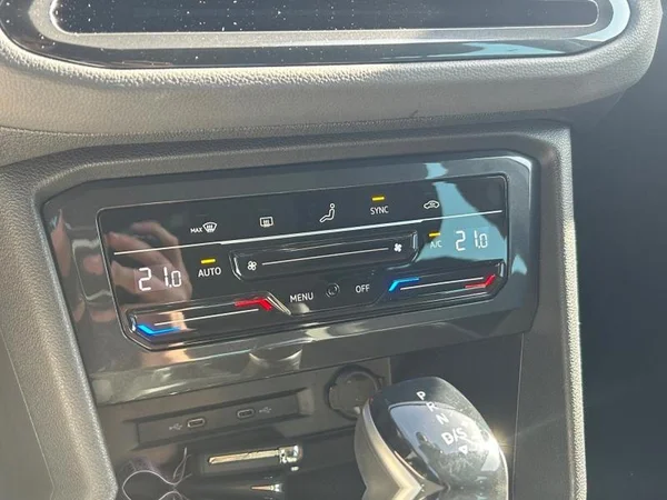 VOLKSWAGEN Tiguan Dsl (2022) — foto 15 van 31