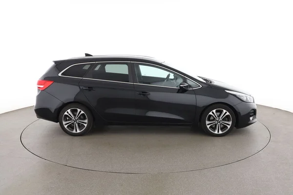 Kia cee'd (2017) — foto 13 van 16