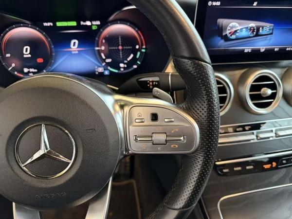 Mercedes-Benz C-Klasse (2020) — foto 11 van 24