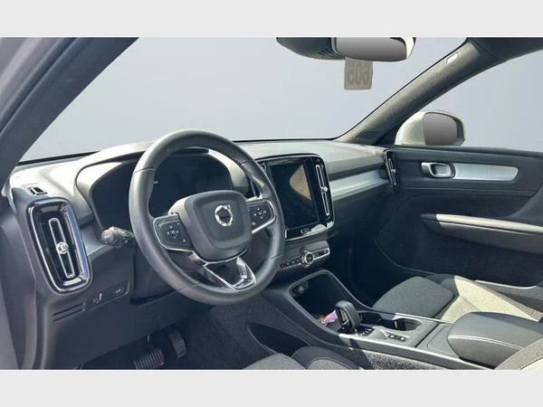 Volvo XC40 (2024) — foto 28 van 29