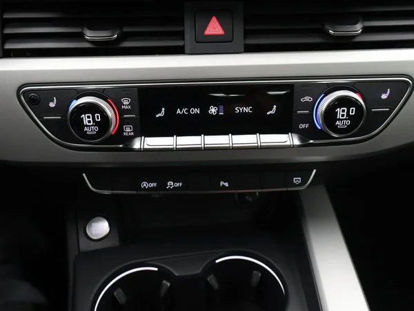Audi A4 (2024) — foto 8 van 28