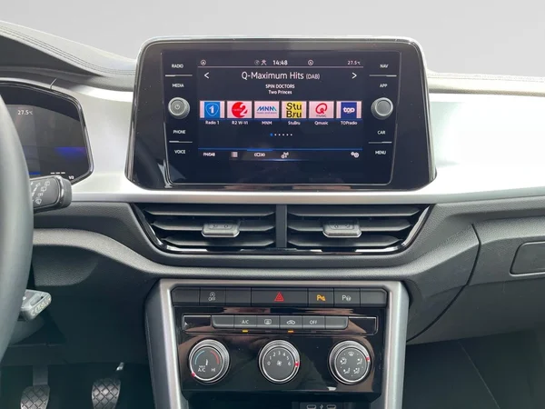 VOLKSWAGEN T-Roc (2023) — foto 2 van 20