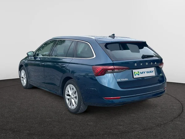 SKODA Octavia Combi (2023) — foto 13 van 18