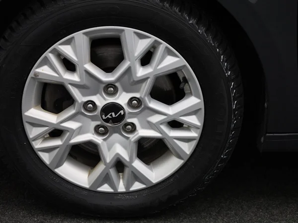 Kia cee'd (2023) — foto 6 van 39