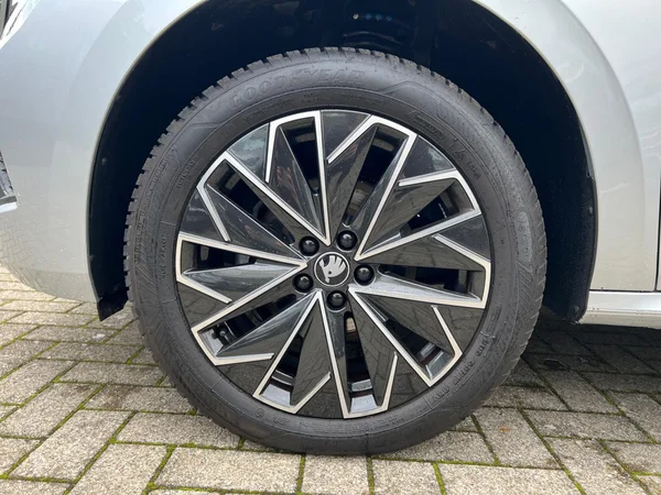 SKODA Kamiq (2025) — foto 20 van 23