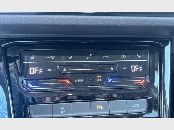 Volkswagen Touran (2024) — foto 16 van 24