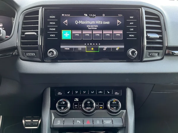 SKODA Karoq (2025) — foto 11 van 23