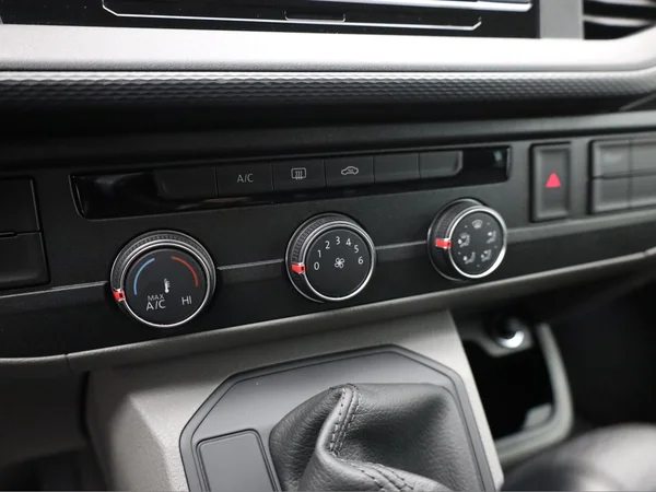 VOLKSWAGEN Transp T6.1 1400 Caravelle Swb (2024) — foto 5 van 18