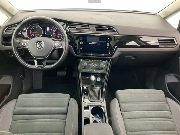 VOLKSWAGEN Touran (2020) — foto 8 van 36