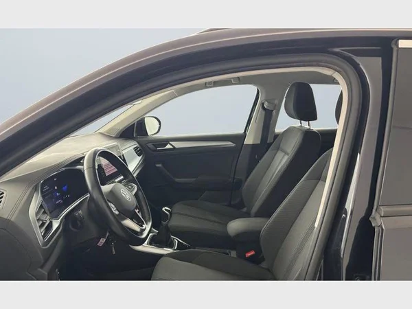Volkswagen T-Roc (2022) — foto 15 van 15