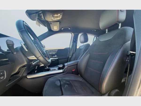 Mercedes-Benz GLA 180 (2022) — foto 4 van 22
