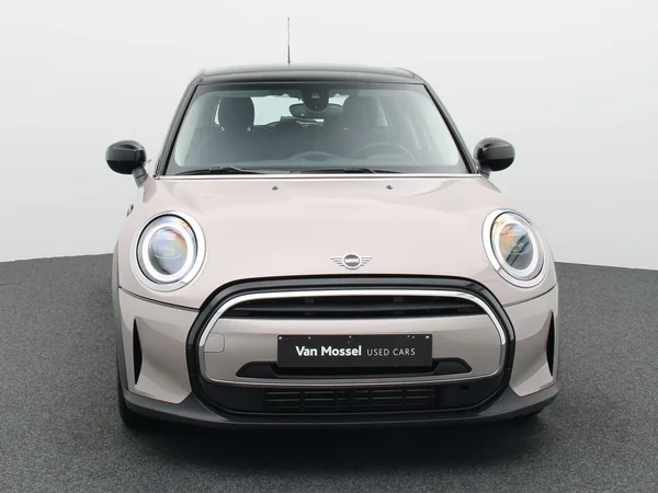 MINI Cooper (2024) — foto 17 van 23