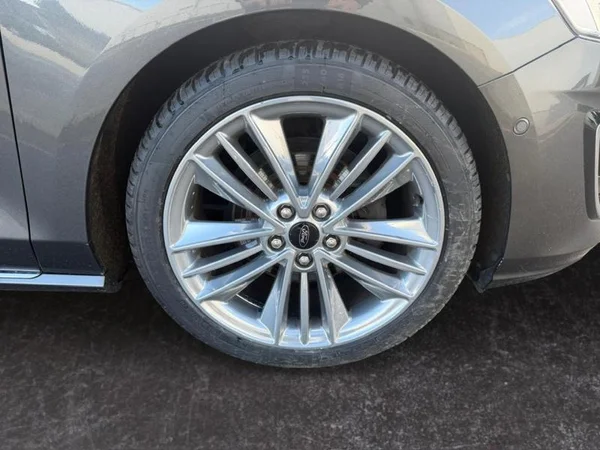 FORD Focus Vignale (2019) — foto 3 van 25