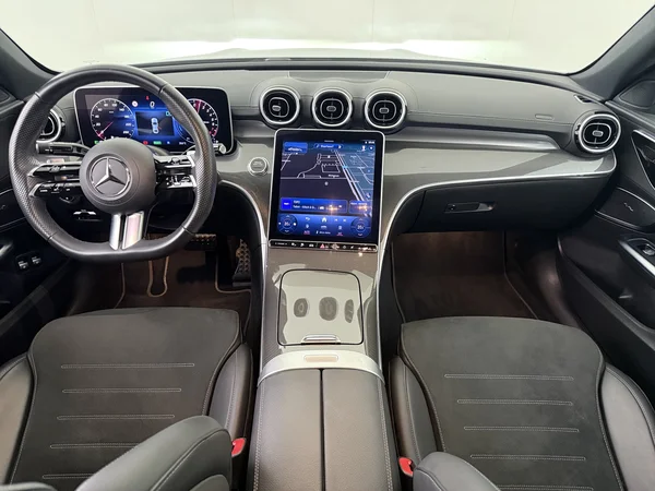 MERCEDES C 300 (2023) — foto 25 van 25