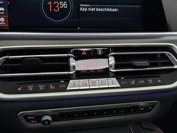 BMW X6 (2022) — foto 18 van 32