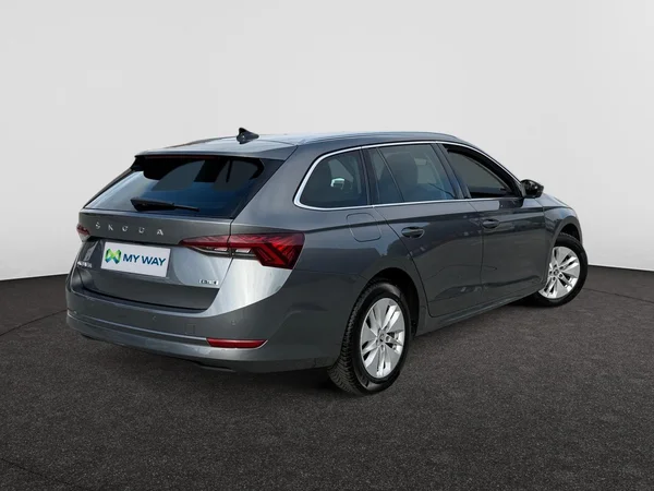 SKODA Octavia Combi (2024) — foto 12 van 20
