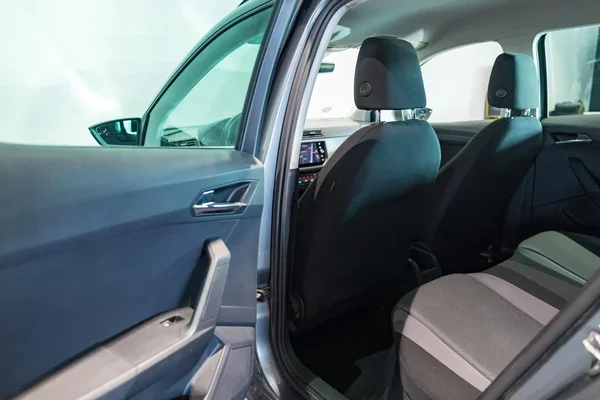 SEAT Arona (2018) — foto 6 van 32