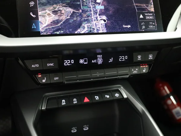 AUDI A3 Sportback (2024) — foto 19 van 20