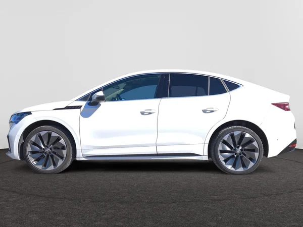 SKODA Enyaq Coupé (2025) — foto 12 van 37