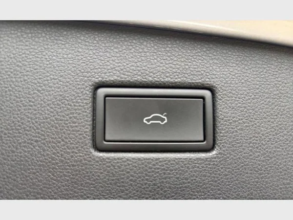 Volkswagen Tiguan (2021) — foto 19 van 27