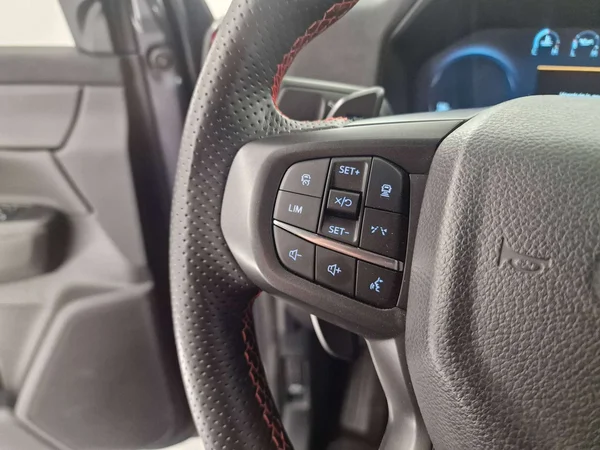 Ford Ranger — foto 2 van 17