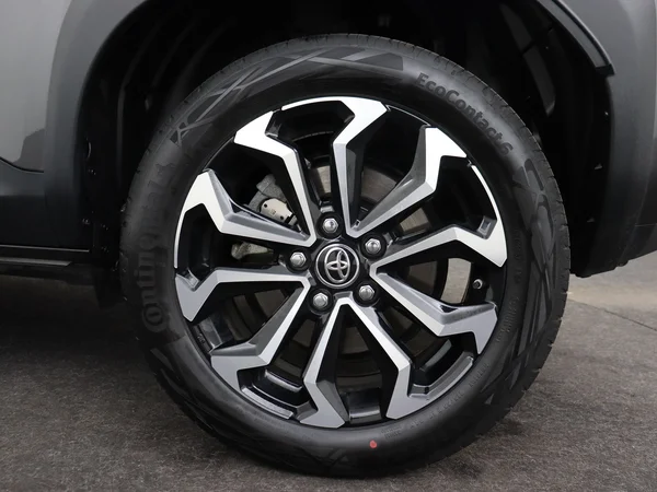 TOYOTA Yaris Cross (2024) — foto 7 van 27
