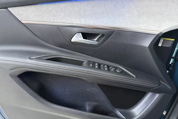 Peugeot 5008 (2024) — foto 9 van 23