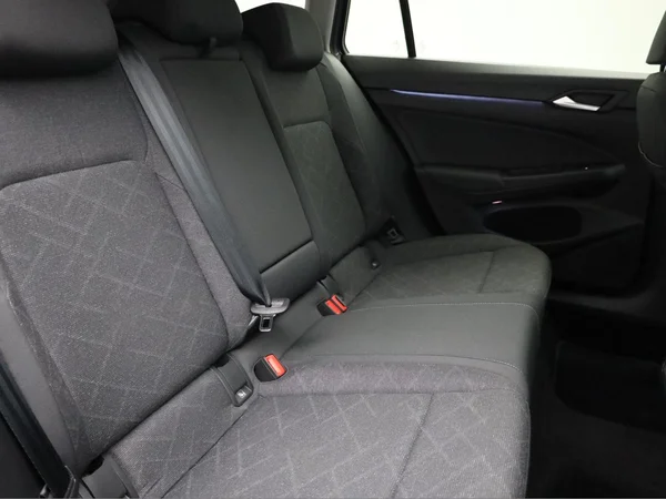 VOLKSWAGEN Golf VIII SW (2024) — foto 19 van 19
