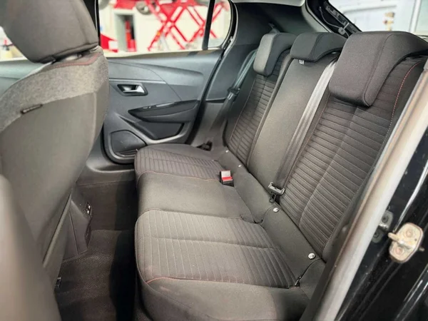 Peugeot 208 (2022) — foto 12 van 14