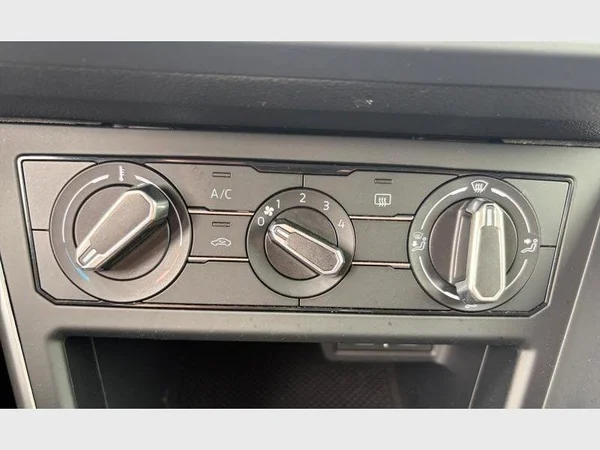 Volkswagen Taigo (2024) — foto 13 van 21