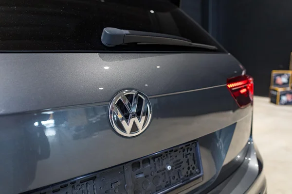 Volkswagen Tiguan (2020) — foto 17 van 43