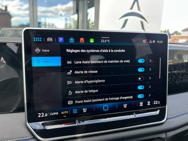 Volkswagen Tiguan (2024) — foto 11 van 30