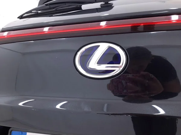 Lexus UX 250h (2022) — foto 16 van 23