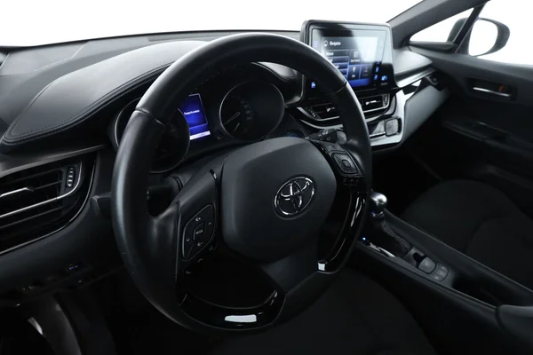 Toyota C-HR (2019) — foto 2 van 16