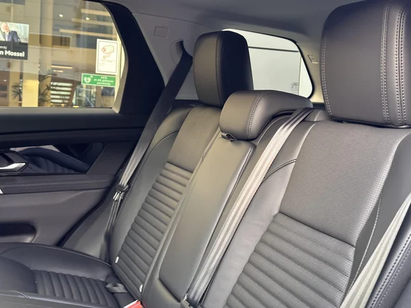 Land Rover Discovery Sport (2026) — foto 3 van 32