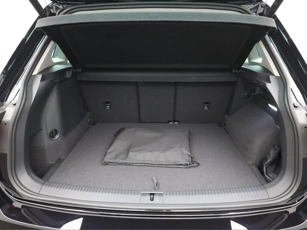 VOLKSWAGEN Tiguan eHybrid (PHEV) (2024) — foto 2 van 21