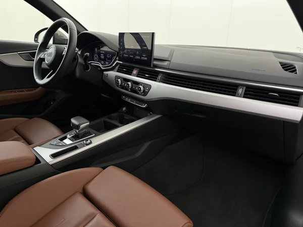AUDI A4 (2023) — foto 3 van 30