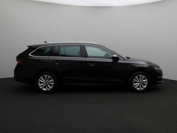 SKODA Octavia Combi (2025) — foto 13 van 23