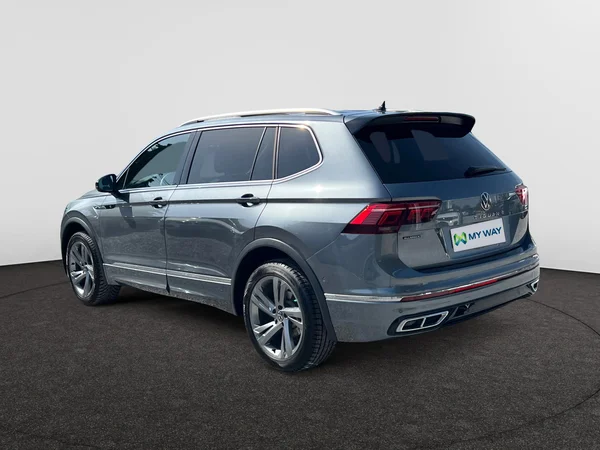 VOLKSWAGEN Tiguan Allspace (2024) — foto 8 van 18