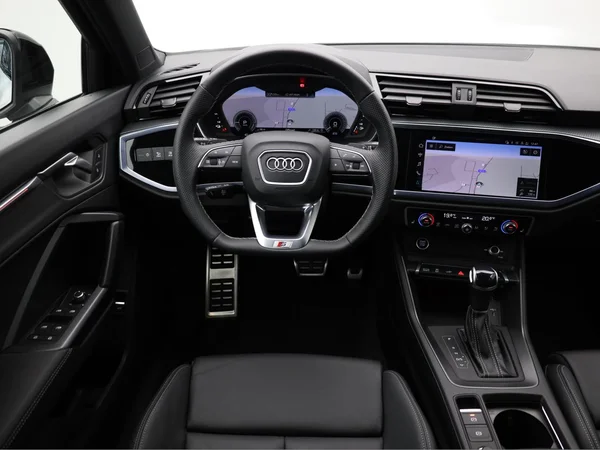 AUDI Q3 Sportback PHEV (2023) — foto 6 van 24