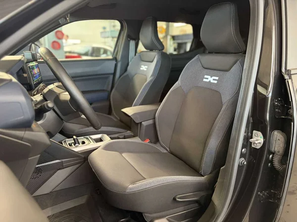 Dacia Duster (2024) — foto 15 van 18