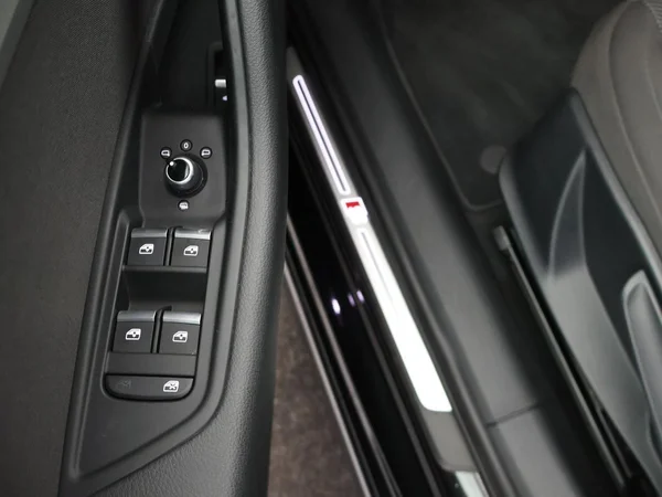 AUDI A4 (2022) — foto 11 van 28