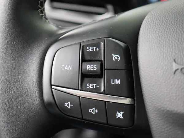 FORD Fiesta (2024) — foto 9 van 27