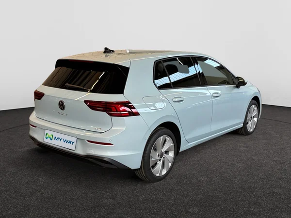 VOLKSWAGEN Golf VIII (2025) — foto 2 van 24