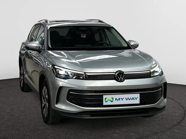 VOLKSWAGEN Tiguan (2024) — foto 9 van 20
